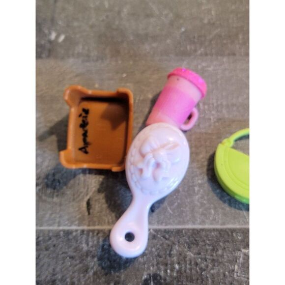 Chair purse brush cup doll accessory toy figure set - Picture 4 of 5